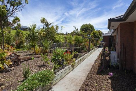 Photo of property in 31 Eagles Way, Cable Bay, 0420