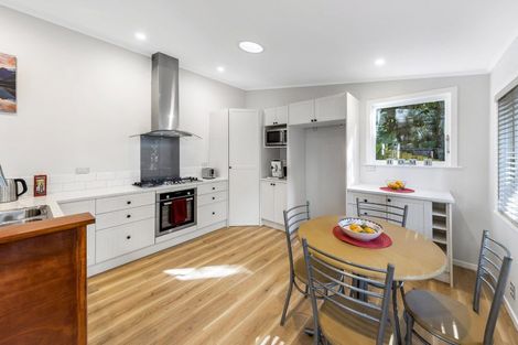 Photo of property in 45 Park Road, Titirangi, Auckland, 0604