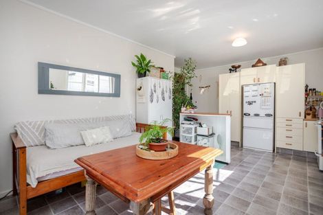 Photo of property in 28 Fox Street, Woodville, 4920