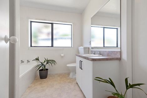 Photo of property in 65 Romana Crescent, Papamoa Beach, Papamoa, 3118