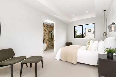 Photo of property in 59 Main Road, Redcliffs, Christchurch, 8081