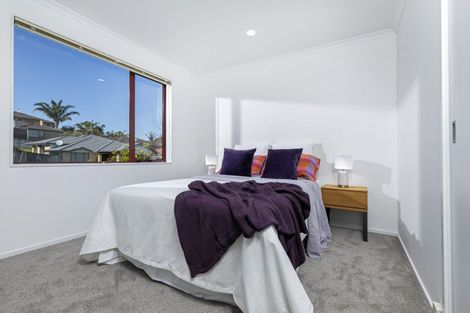 Photo of property in 10 Marbella Crescent, Oteha, Auckland, 0632