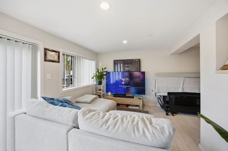 Photo of property in 1/49 Galaxy Drive, Mairangi Bay, Auckland, 0630