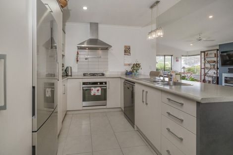Photo of property in 18 Captain Wood Avenue, Whitianga, 3510
