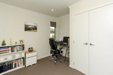 Photo of property in 92 Smart Road, Glen Avon, New Plymouth, 4312