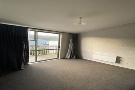 Photo of property in 21f7 Collins Avenue, Tawa, Wellington, 5028