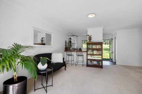 Photo of property in 44 Hardens Lane, Paremoremo, Auckland, 0632