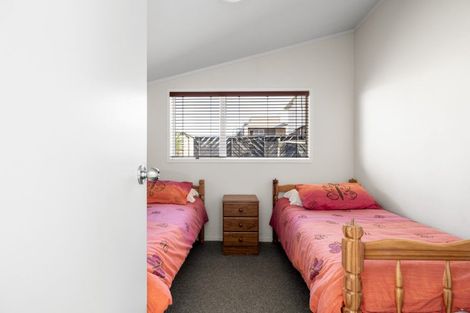 Photo of property in 185 Marine Parade, Mount Maunganui, 3116