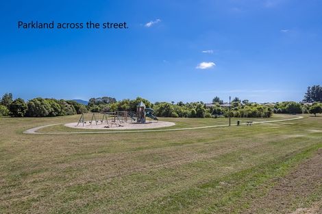 Photo of property in 25 Jade Lane, Paraparaumu, 5032