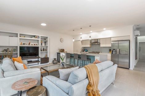 Photo of property in 18 Kensington Drive, Orewa, 0931