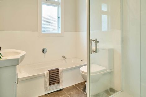 Photo of property in 134 Nevay Road, Karaka Bays, Wellington, 6022