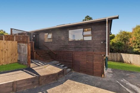 Photo of property in 11 Firle Place, Green Bay, Auckland, 0604