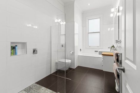 Photo of property in 8 Leven Street, Roslyn, Dunedin, 9010