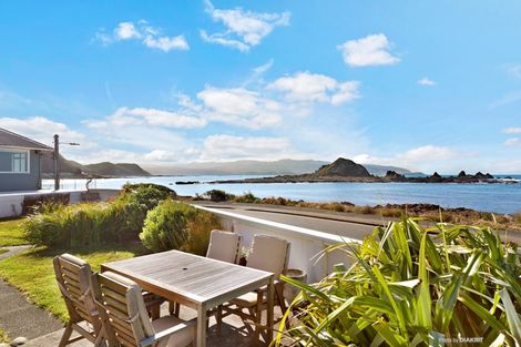 Photo of property in 336 The Esplanade, Island Bay, Wellington, 6023