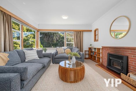 Photo of property in 17 Hollies Crescent, Johnsonville, Wellington, 6037