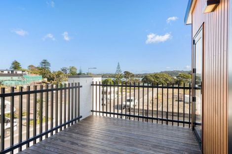 Photo of property in 26 Marine Parade, Hobsonville, Auckland, 0616