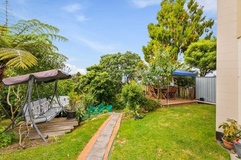 Photo of property in 119 Colwill Road, Massey, Auckland, 0614