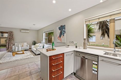 Photo of property in 2 Fieldstone Lane, Spreydon, Christchurch, 8024