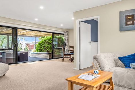 Photo of property in 9 Cooper Avenue, Holdens Bay, Rotorua, 3010