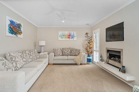 Photo of property in 10 Austin Drive, Whitianga, 3510
