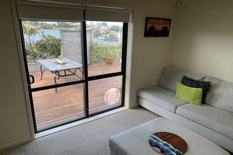 Photo of property in 9 Meharg Place, Fairview Heights, Auckland, 0632