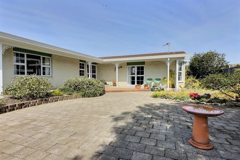 Photo of property in 10 Bassett Place, Taradale, Napier, 4112