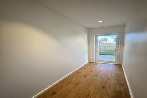 Photo of property in 11 Meritage Lane, Te Atatu South, Auckland, 0610