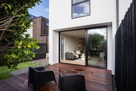 Photo of property in 2/27 Division Street, Riccarton, Christchurch, 8041