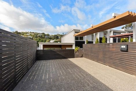 Photo of property in 9 Tiketike Way, Brooklyn, Wellington, 6021