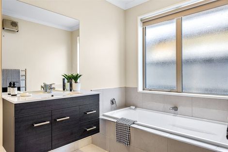 Photo of property in 9 Central Avenue, Prebbleton, 7604