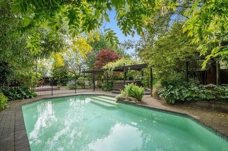 Photo of property in 16 Felstead Place, Avonhead, Christchurch, 8042