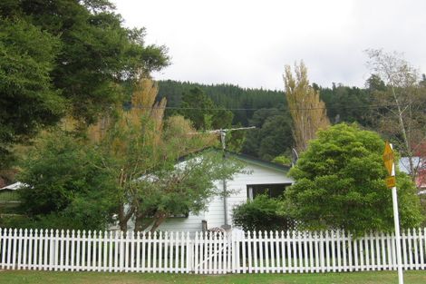 Photo of property in 70f2- Pinehaven Road, Pinehaven, Upper Hutt, 5019