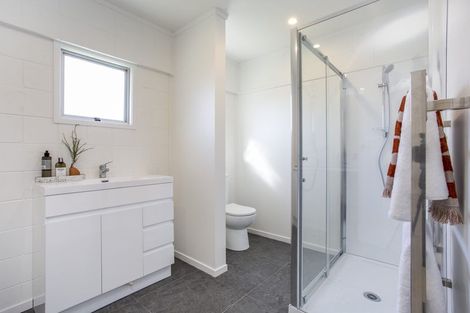 Photo of property in 4/34 Rewarewa Road, Te Atatu Peninsula, Auckland, 0610