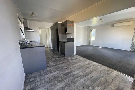 Photo of property in 10 Christmas Road, Manurewa, Auckland, 2102