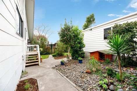 Photo of property in 20 Hassan Drive, Massey, Auckland, 0614