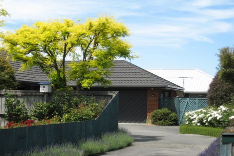 Photo of property in 16 Claverley Gardens, Avonhead, Christchurch, 8042