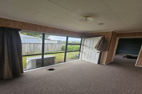Photo of property in 8a Busby Place, Awapuni, Palmerston North, 4412