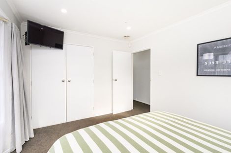 Photo of property in 35 Hillcrest Drive, Kelvin Grove, Palmerston North, 4414