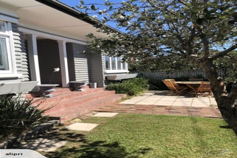 Photo of property in 1/15 Hemi Street, Narrow Neck, Auckland, 0622