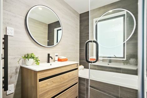 Photo of property in 27c Taipari Road, Te Atatu Peninsula, Auckland, 0610