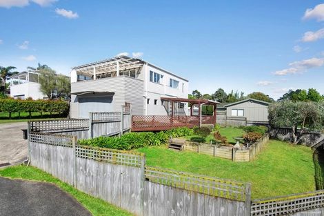 Photo of property in 2/58 Zefiro Drive, Massey, Auckland, 0614