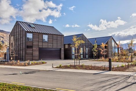 Photo of property in 16 Mccaw Mews, Wanaka, 9305