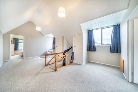Photo of property in 1 Garth Lane, Maoribank, Upper Hutt, 5018