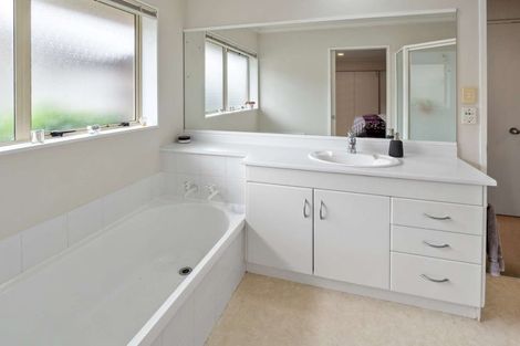 Photo of property in 14b Rosberg Place, Mount Maunganui, 3116