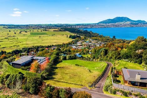 Photo of property in 2/110 Acacia Heights Drive, Acacia Bay, Taupo, 3385