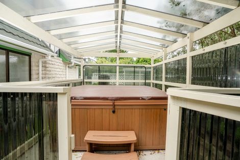 Photo of property in 2 Lavinia Grove, Waikanae Beach, Waikanae, 5036