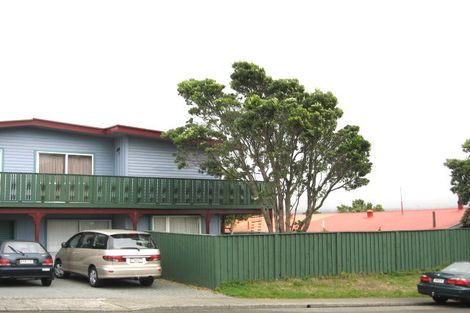 Photo of property in 55 Stewart Drive, Newlands, Wellington, 6037