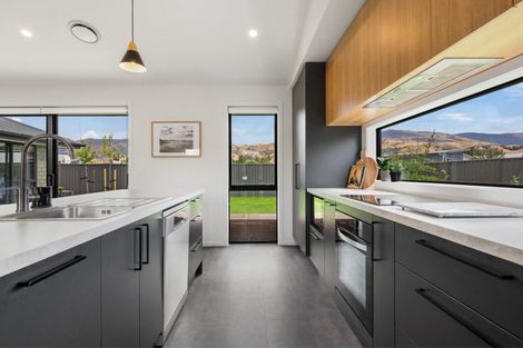 Photo of property in 13 Phoenix Place, Cromwell, 9310