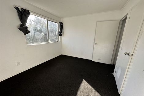 Photo of property in 10 Glenfinn Place, Massey, Auckland, 0614