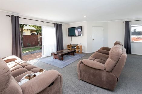 Photo of property in 1/74 Gosford Drive, Botany Downs, Auckland, 2010